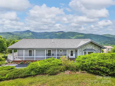 65 Butler Hill Dr, Waynesville, NC 28786