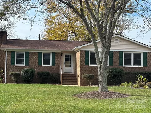 634 Lancer Ct, Concord, NC 28027