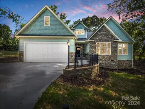 137 Quail Hollow Dr, Kings Mountain, NC 28086