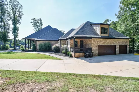 Exterior - 1022 Flat Rock Dr, Monroe, NC 28110 photo 5 of 12