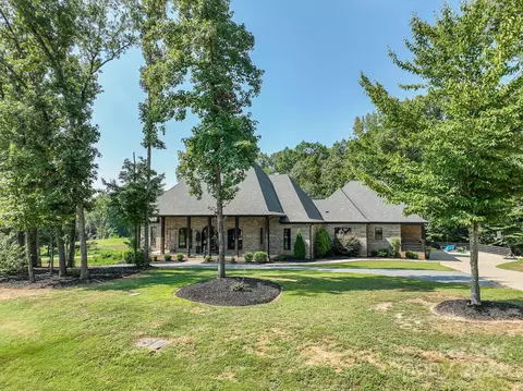 Exterior - 1022 Flat Rock Dr, Monroe, NC 28110 photo 4 of 12