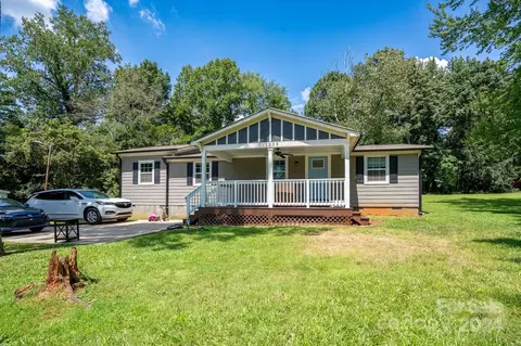11203 Pine Grove Ave, Mint Hill, NC 28227