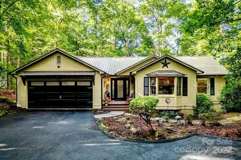 87 Gagama Ct, Brevard, NC 28712