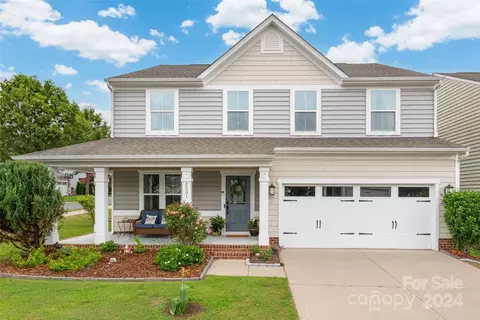 2001 Silverwood Dr, Waxhaw, NC 28173
