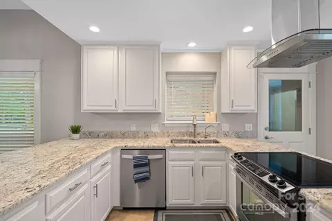 345 Jib Ct, Davidson, NC 28036 photo 12