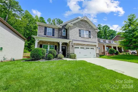 13104 Oakhaven Glen Ln, Charlotte, NC 28277