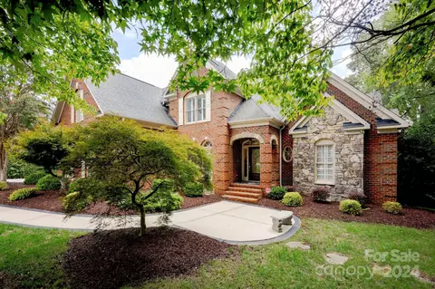 881 Craigmont Ln, Concord, NC 28027