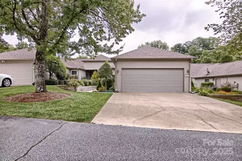 14 Tisha Ln, Hendersonville, NC 28739
