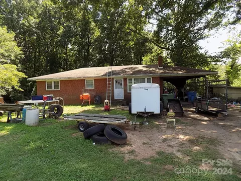 405 Sherwood Dr, Bessemer City, NC 28016