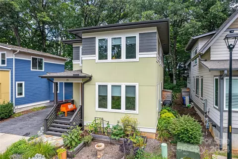 15 Mauricet Ln, Asheville, NC 28806