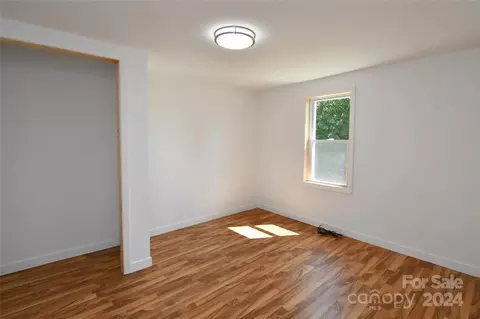 Bedroom - 149 Phillips Rd, Spruce Pine, NC 28777 photo 4 of 6