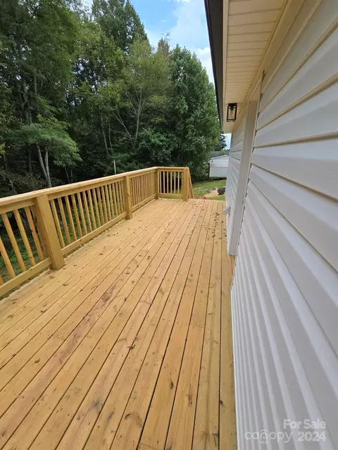 Exterior - 149 Phillips Rd, Spruce Pine, NC 28777 photo 5 of 8