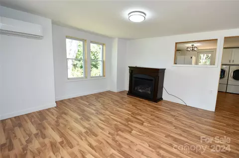 Living - 149 Phillips Rd, Spruce Pine, NC 28777 photo 2 of 4