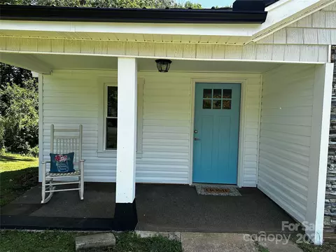 Exterior - 149 Phillips Rd, Spruce Pine, NC 28777 photo 3 of 8