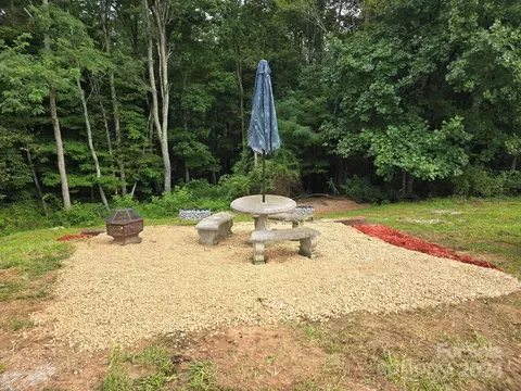 Exterior - 149 Phillips Rd, Spruce Pine, NC 28777 photo 6 of 8