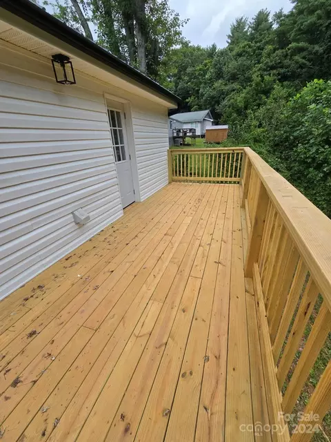 Exterior - 149 Phillips Rd, Spruce Pine, NC 28777 photo 4 of 8