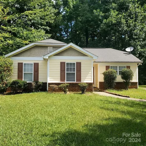 3853 Bullard St, Charlotte, NC 28208