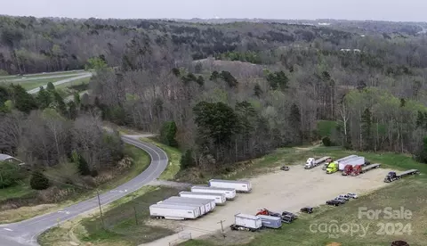 1964 Old Shelby Rd, Hickory, NC 28602