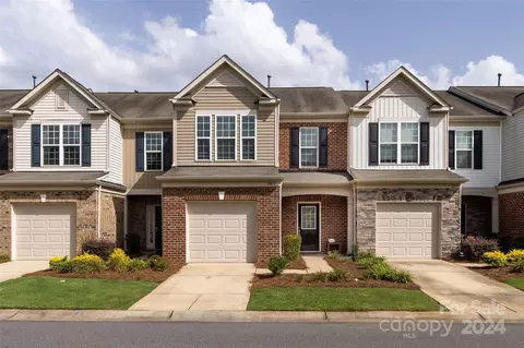 5927 Glassport Ln, Charlotte, NC 28210
