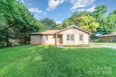 708 Hickory Ct, Gastonia, NC 28056
