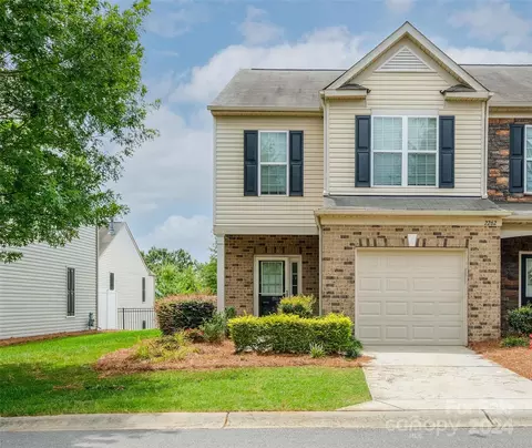 2262 Kensington Station Pkwy, Charlotte, NC 28210