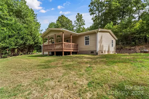 218 Woodrun Dr, Marion, NC 28752