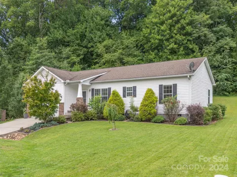 19 Little Pole Creek Dr, Candler, NC 28715