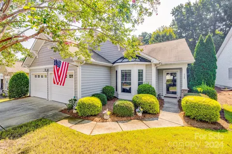 928 Knob Creek Ln, Tega Cay, SC 29708