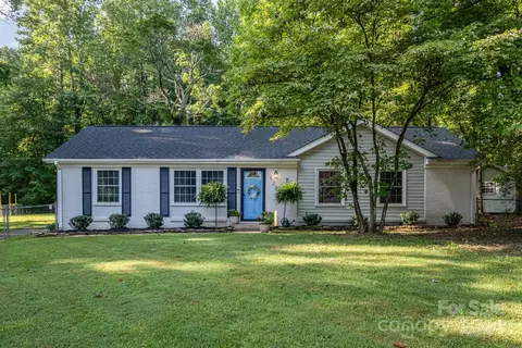 528 Culloden Ct, Charlotte, NC 28214