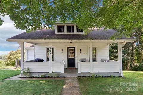 969 Allen Farm Rd, Canton, NC 28716