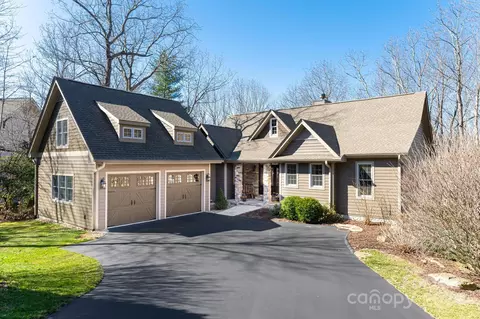 169 Hollybrook Dr, Flat Rock, NC 28731