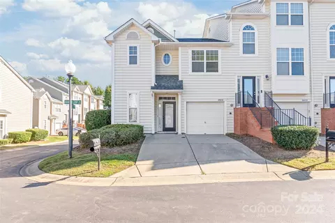 2826 Avalon Loop Rd, Charlotte, NC 28269