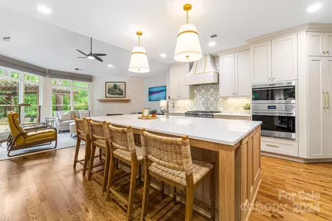 Kitchen - 18943 Peninsula Point Dr, Cornelius, NC 28031 photo 3 of 8