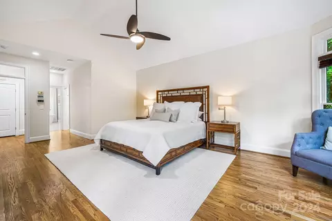 Bedroom - 18943 Peninsula Point Dr, Cornelius, NC 28031 photo 2 of 4