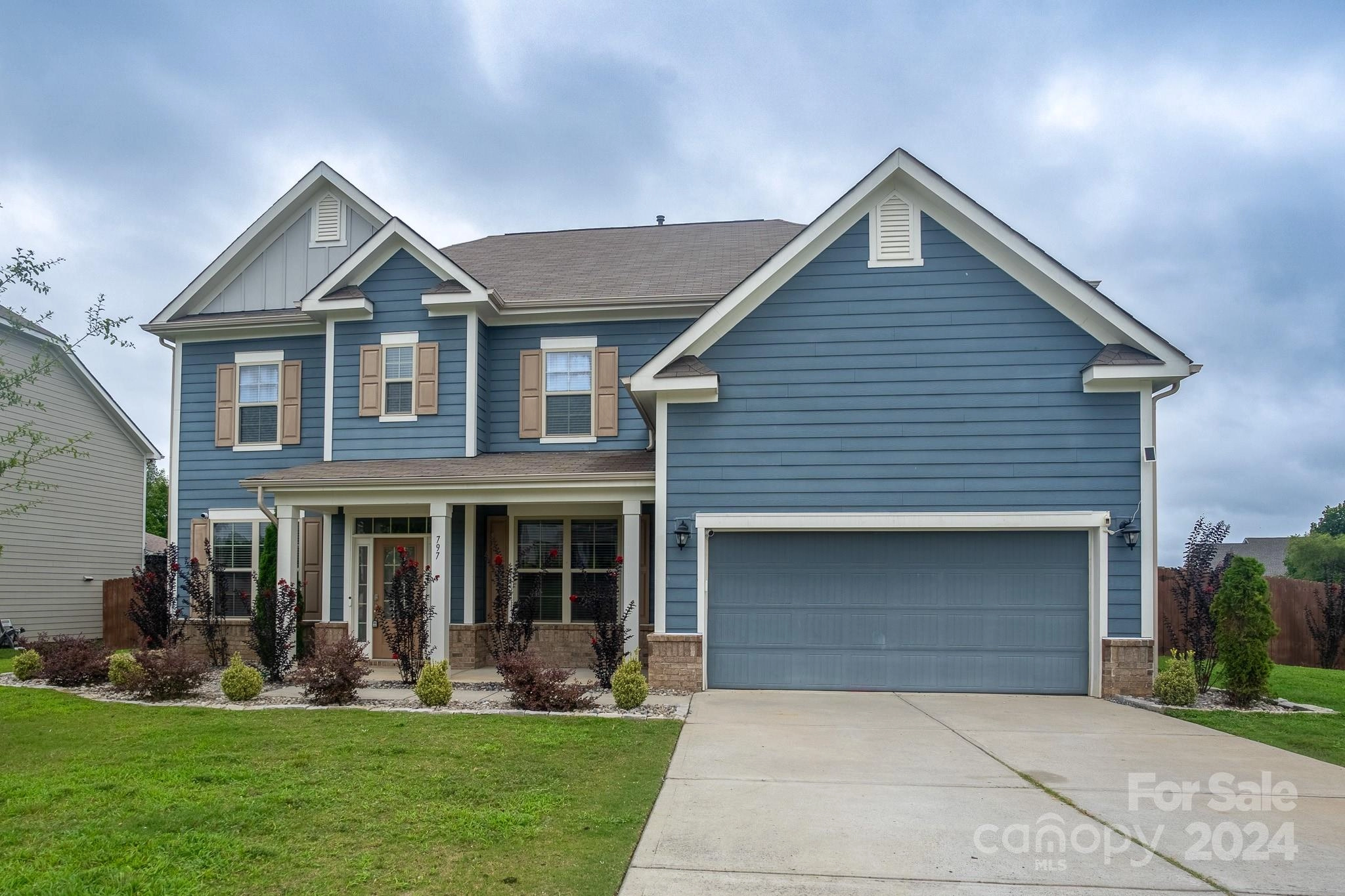 797 Oak Manor Se Dr SE  