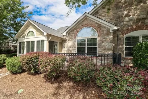 817 Ledgestone Ct, Fort Mill, SC 29708