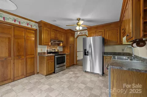 Kitchen - 1895 S Arant St, Pageland, SC 29728 photo 1 of 3