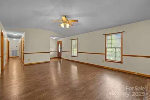 Living - 1895 S Arant St, Pageland, SC 29728 photo 2 of 4