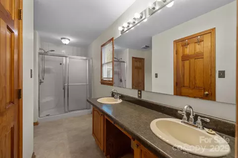 Bath - 1895 S Arant St, Pageland, SC 29728 photo 1 of 2