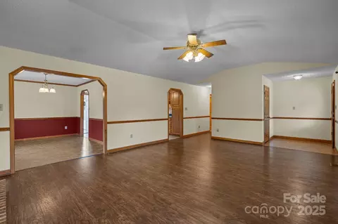 Living - 1895 S Arant St, Pageland, SC 29728 photo 4 of 4