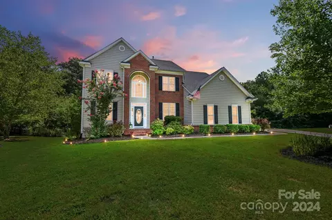 6300 Crosshall Pl, Waxhaw, NC 28173