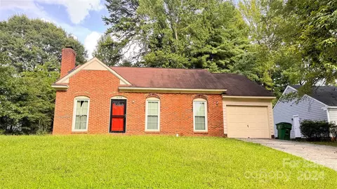 6708 Marston Ct, Charlotte, NC 28215