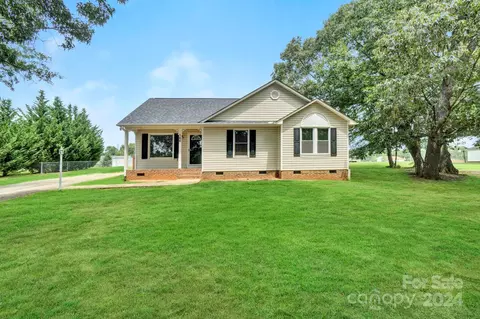 166 Bent Tree Dr, Inman, SC 29349