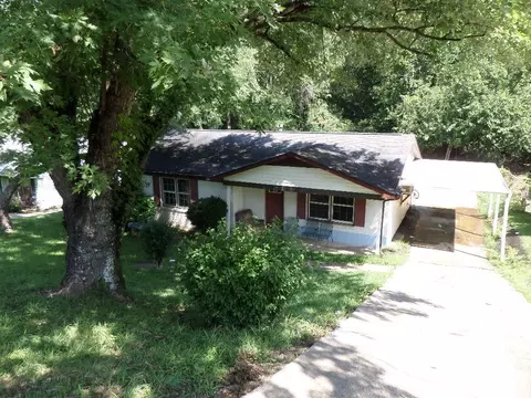 224 W Arrowood Rd, Charlotte, NC 28217