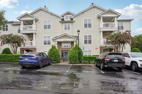 9123 Mcdowell Creek Ct, Cornelius, NC 28031