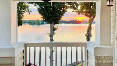 945 Southwest Dr, Davidson, NC 28036