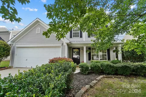 4813 Stowe Derby Dr, Charlotte, NC 28278