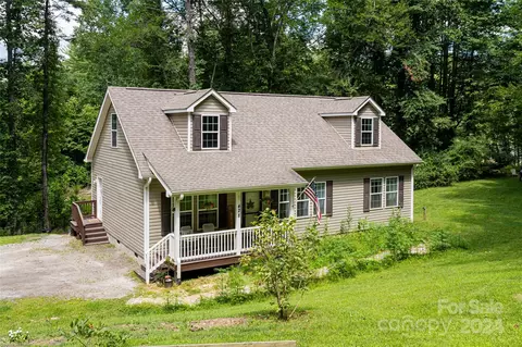 428 Folly Rd, Hendersonville, NC 28739