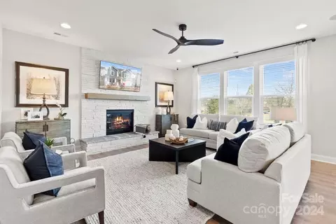 4022 Caymen Bay Ct, Tega Cay, SC 29708