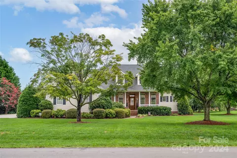 124 Baymount Dr, Statesville, NC 28625